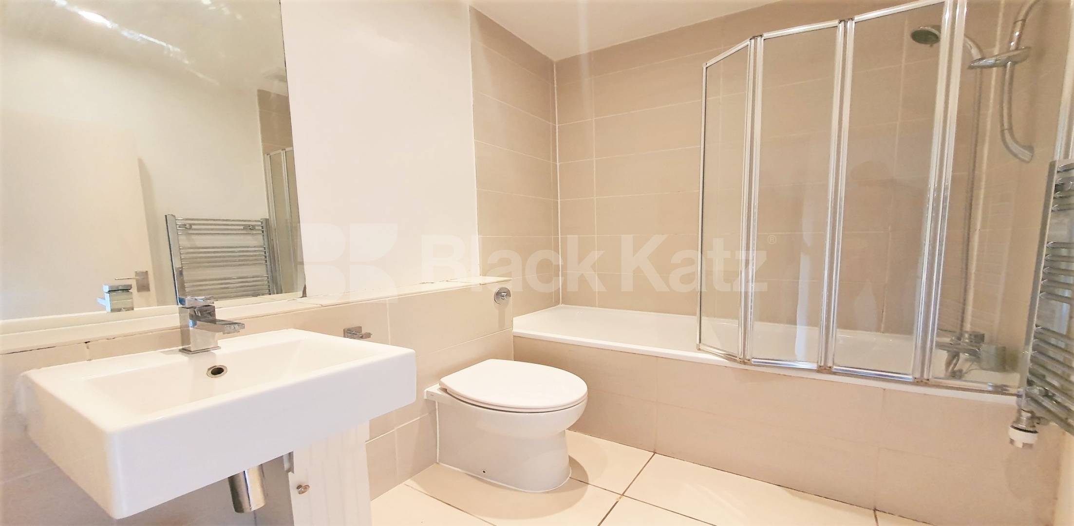 Modern and Central Apartment Chatsworth Road, Kilburn